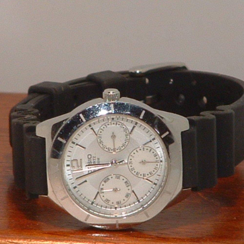 Casio Ltp-2069 Analog Sports Watch